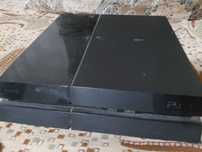 Playstation 4. Вместе с MK11 установленной. Джойстиков в комплекте нет