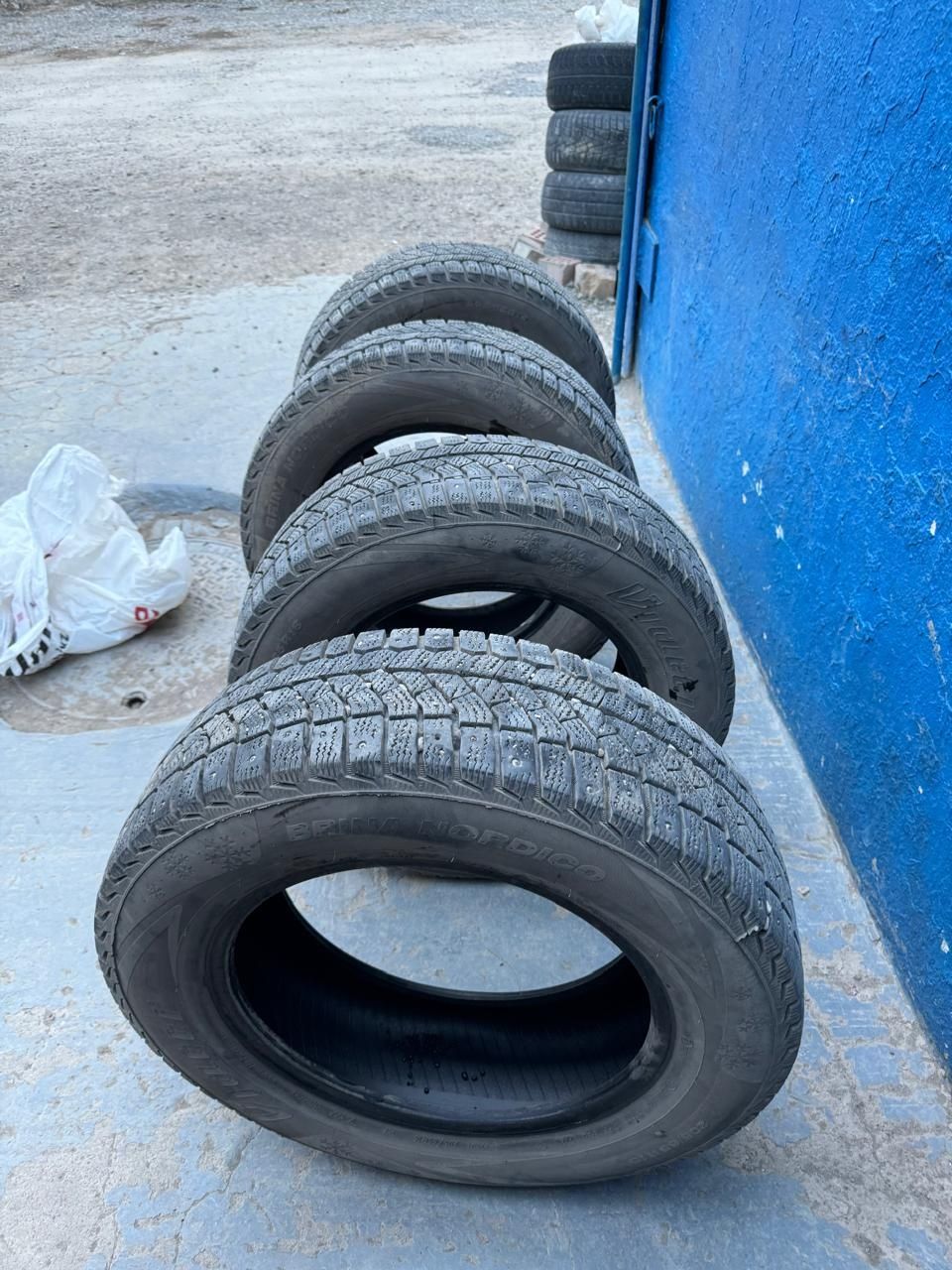 Продам зимнию резину