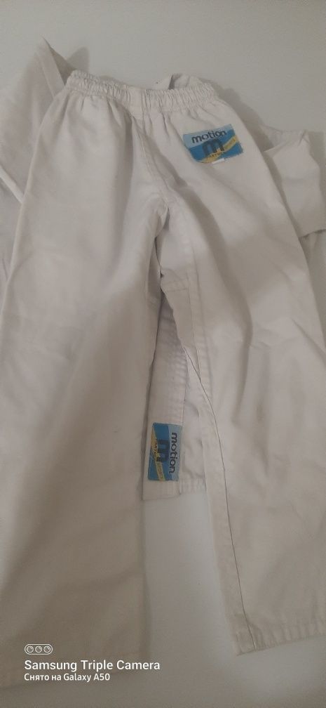 Продам кимоно за 2500 тг. Размер 130