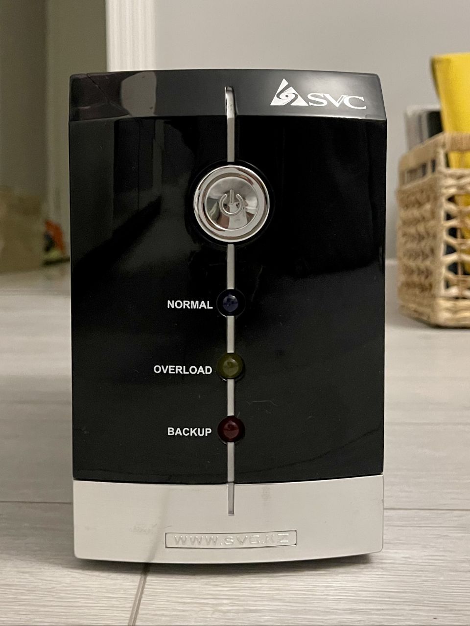 ИБП SVC V-1500-F (UPS)