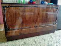 Продам тумбочку полированную габариты 122×66×44