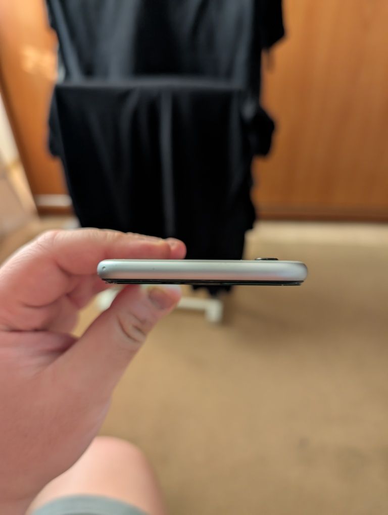 Продам iPhone 6 16Gb