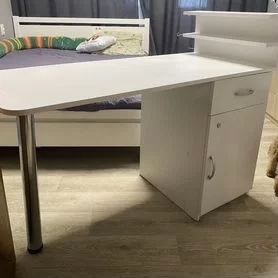 Продам маникюрный стол