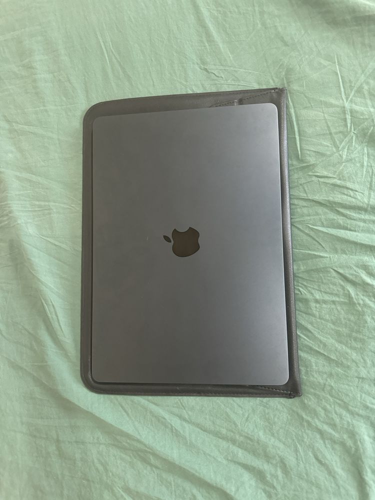 Обменяю macbook air 15 m2 512 на игровой компьютер