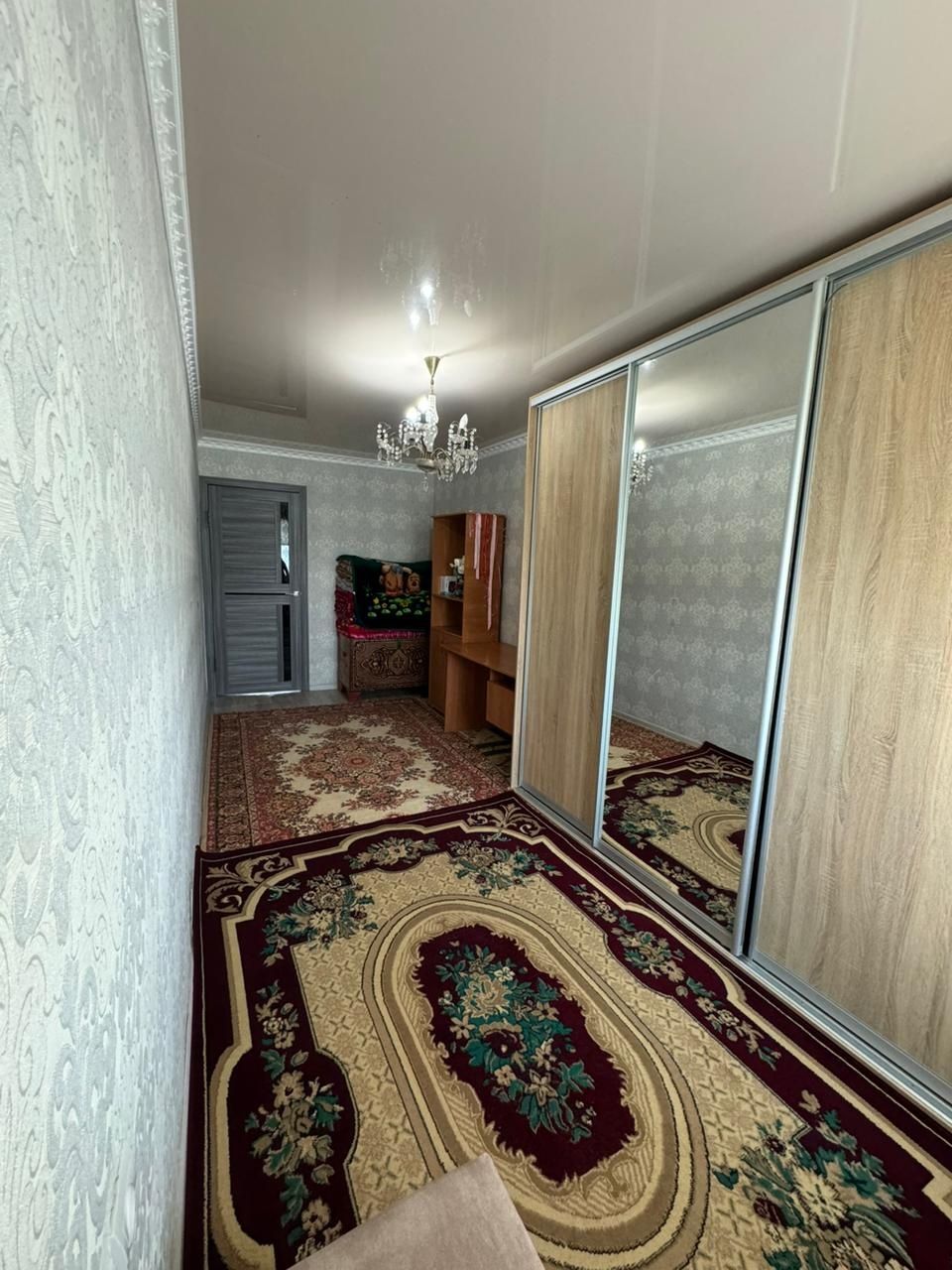Срочно! Айтеке би 20. 2комн, 5эт.