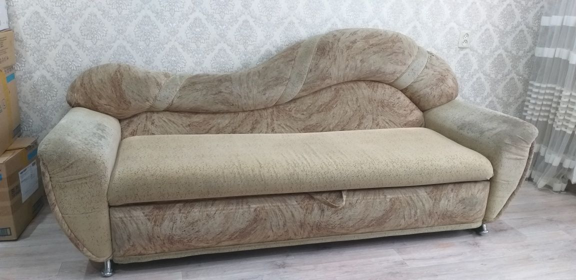 Продам диван с хорошем состояний