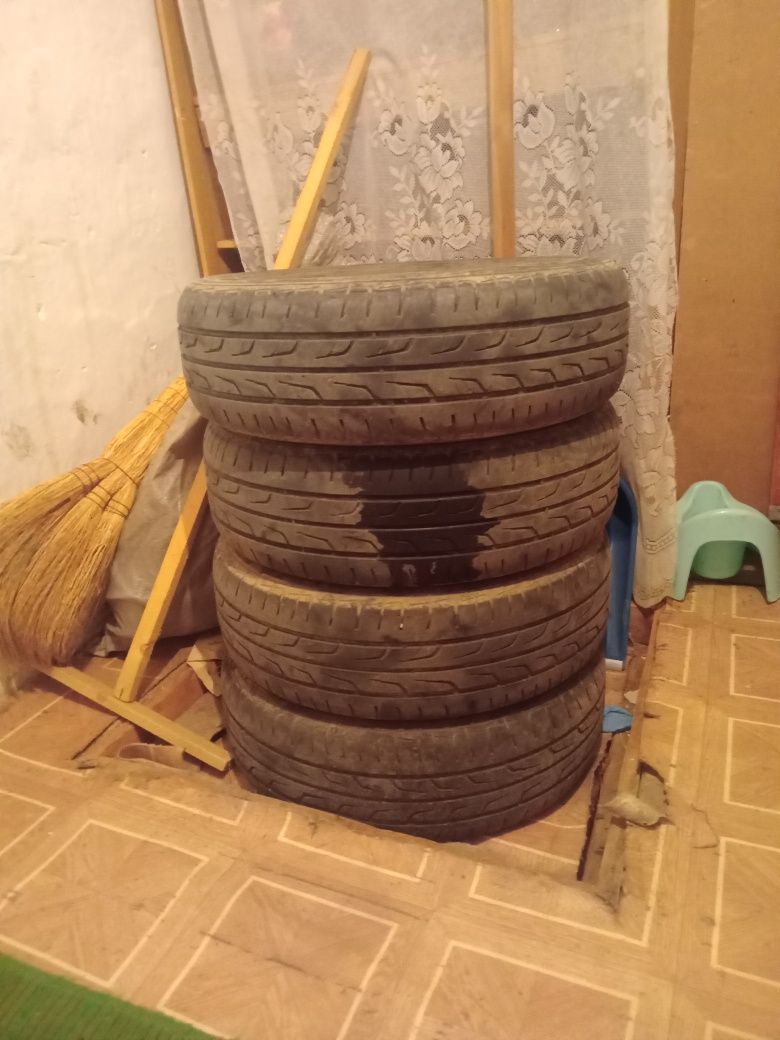 Резина R 15 продам