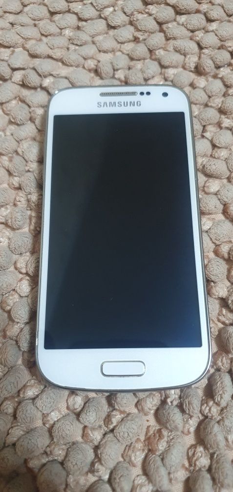 Продам Samsung S4 mini.