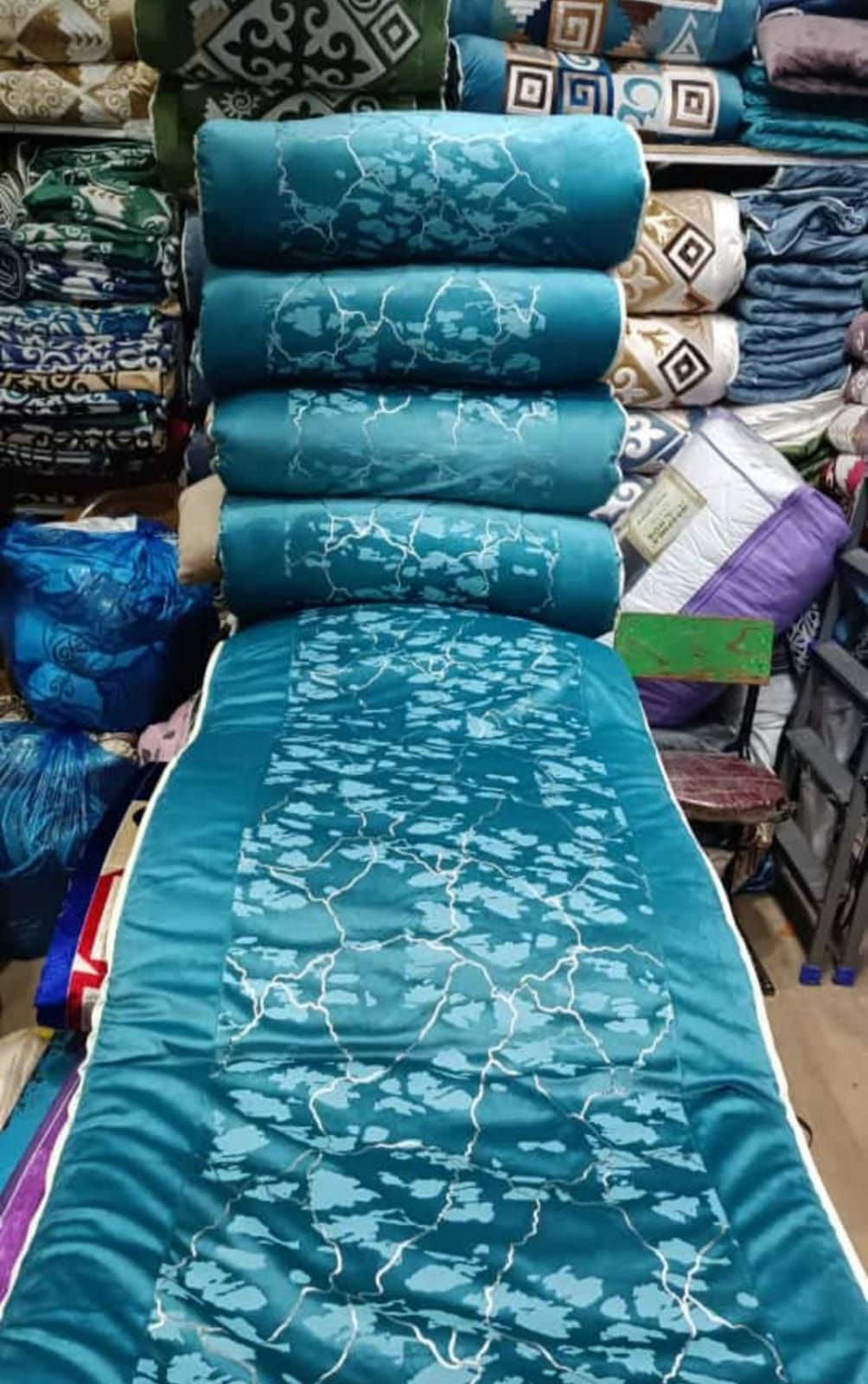 Ручной работа Жаңа  төр көрпе қаптарын сатамыз астары да өзінен замок