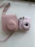 instax камера розовая