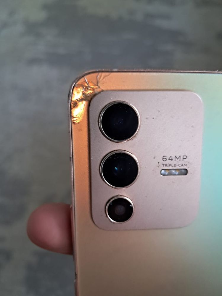 смартфон Vivo v23