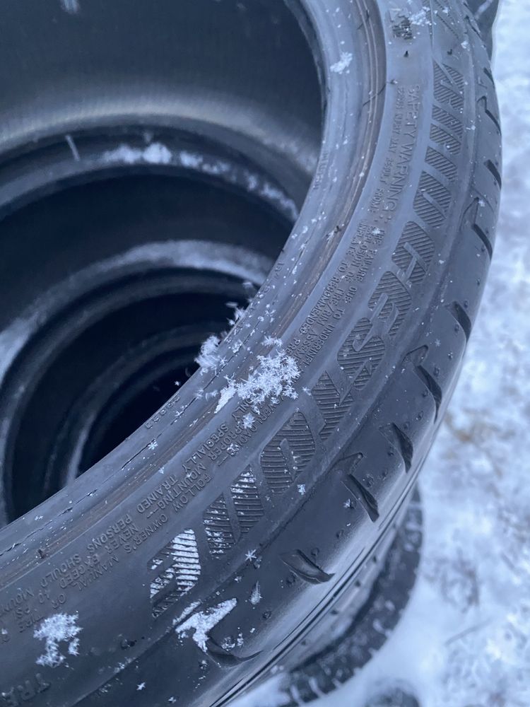 Комплект летние шины 245/35/18 245/35R18 Bridgestoone.