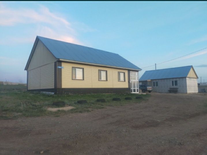 Продам 2   дома  за 25 млн