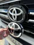 Знак в решетку радиатора Тойота Ленд Крузер Прадо 120 lexus GX 470