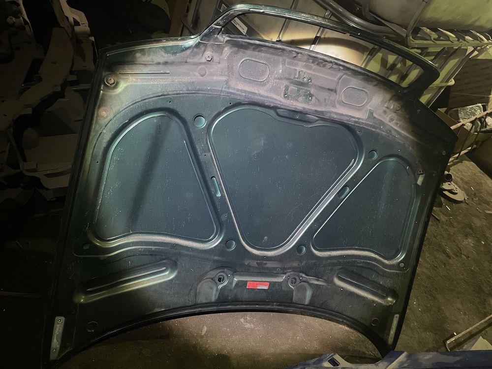 Капот Audi A4B5. Ауди А4Б5.