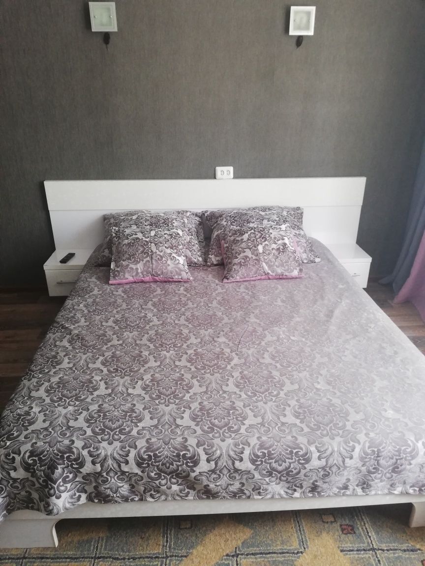 на сутки, по часам, 1ком.кв. посуточно.
