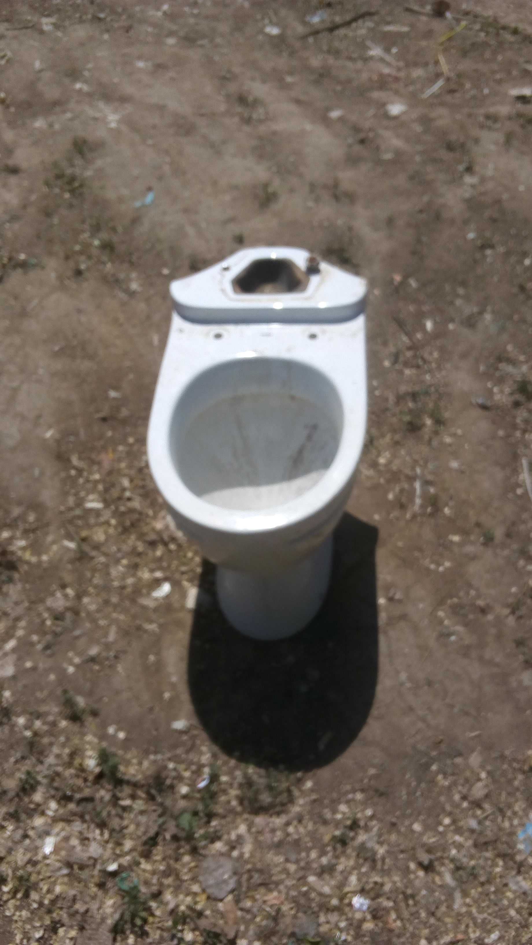 Продам унитаз без бочка