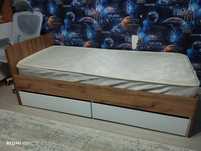 Кровать с полками снизу и с матрасом 1.80м × 80см