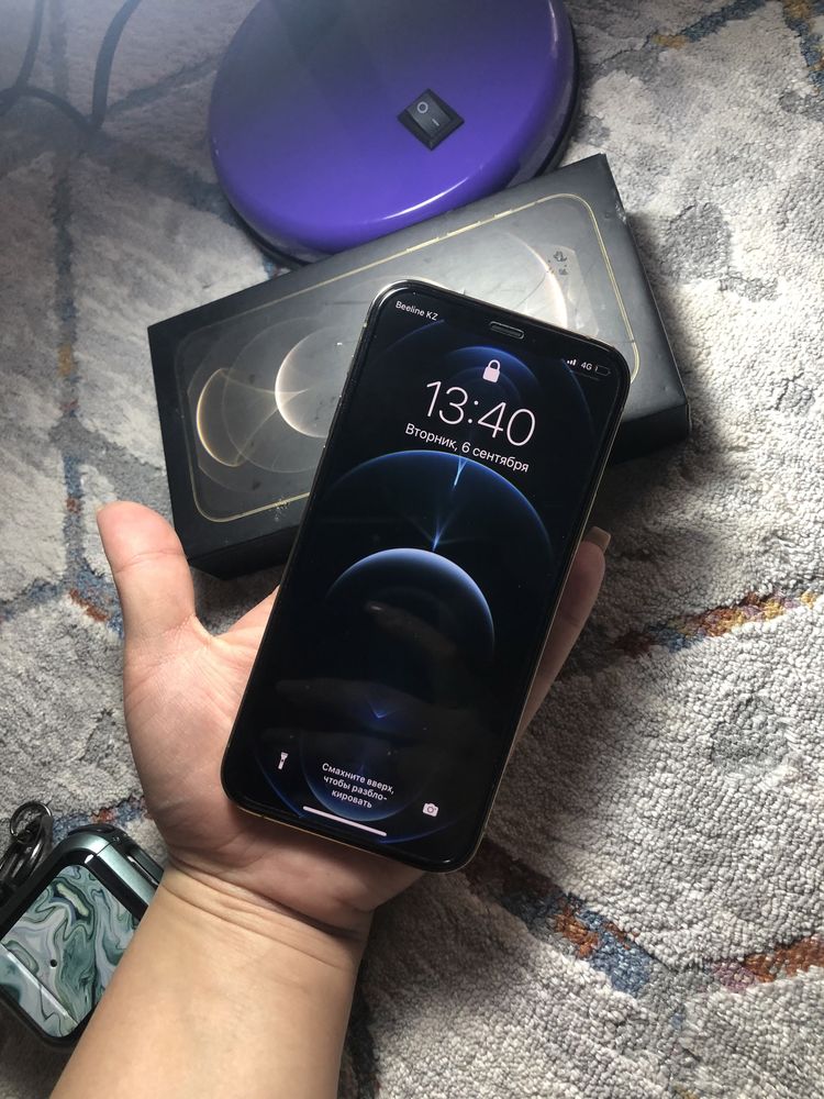 iPhone 12 pro Gold