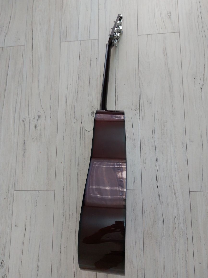 Продам акустическую гитару Fender