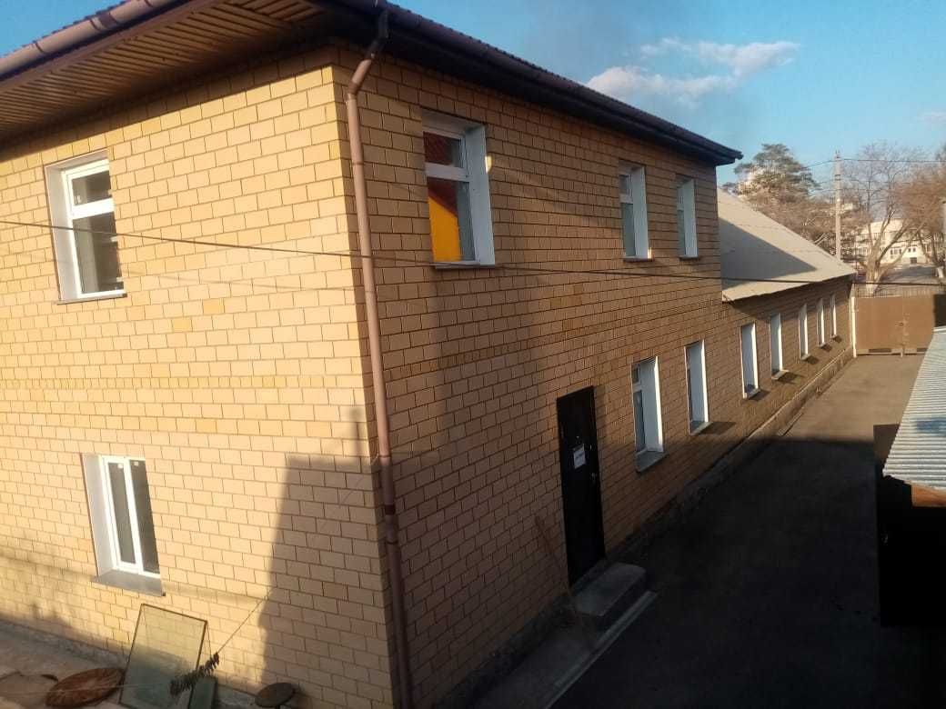 Продам кабинет в коммерческом здании в центре на 1 этаже, 20 кв.метров