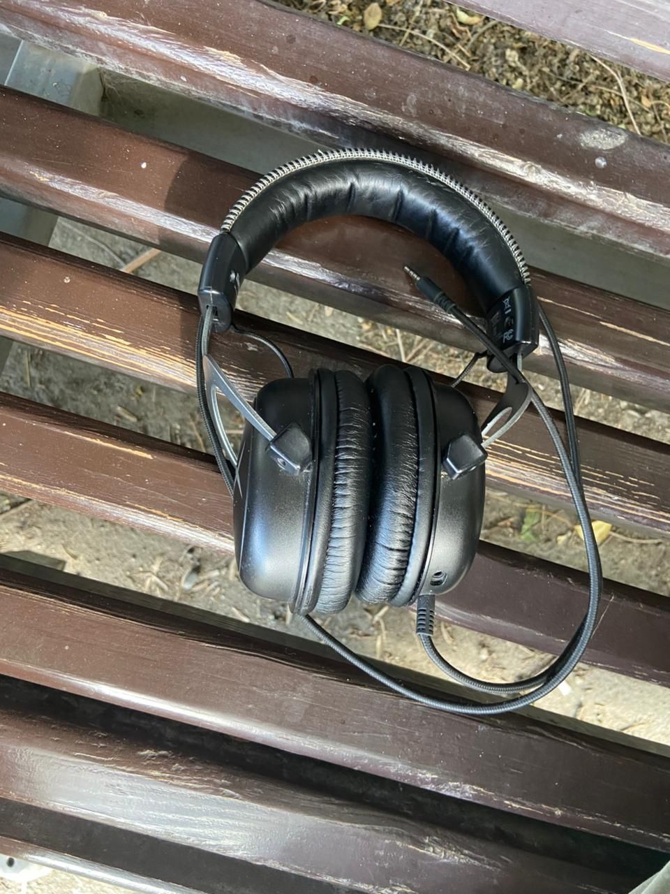 продаю наушники hyperX