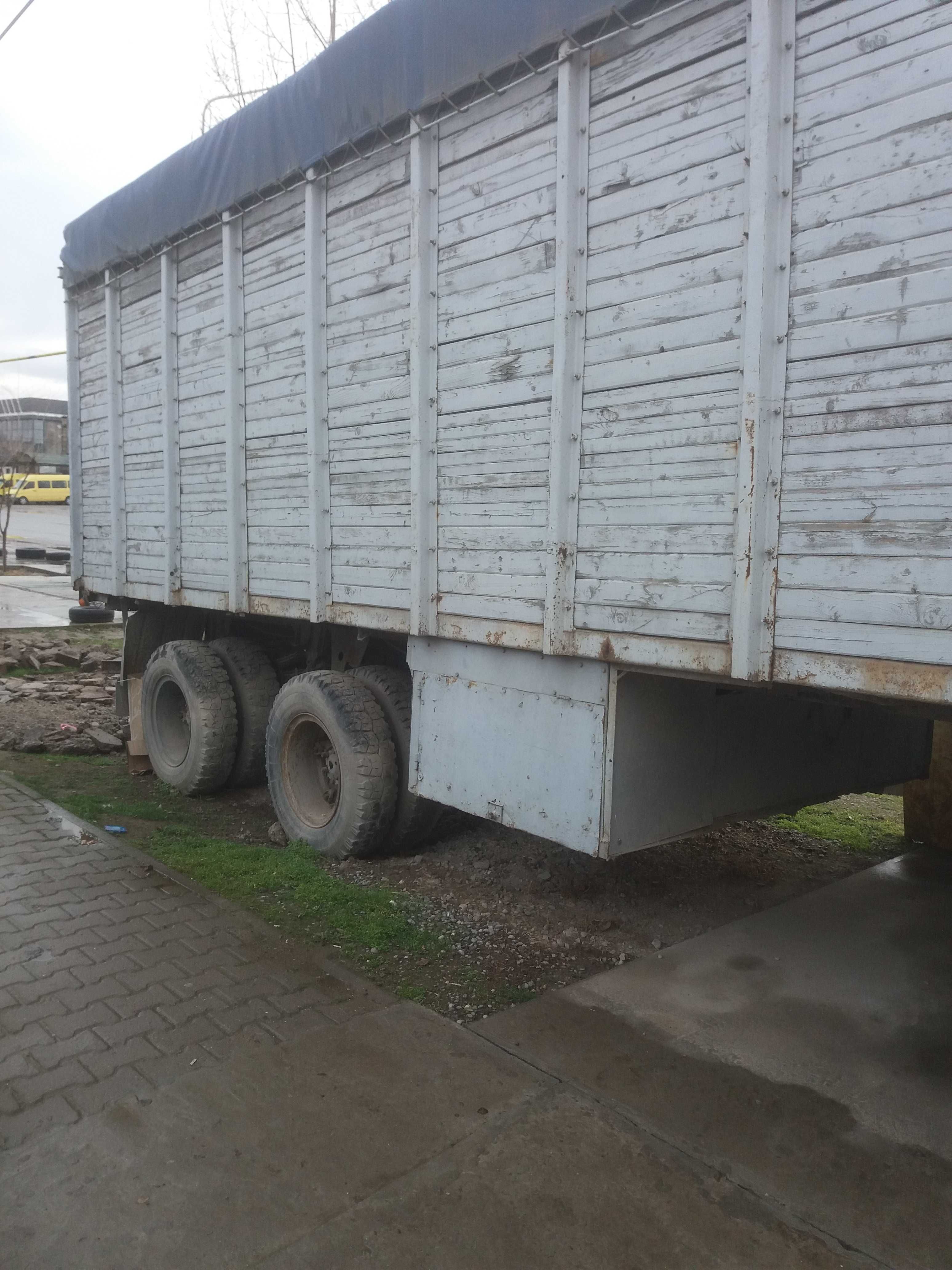 Продаю прицеп камазовский ,бортовой, длина 8.40 м.ширина 2.5 м.