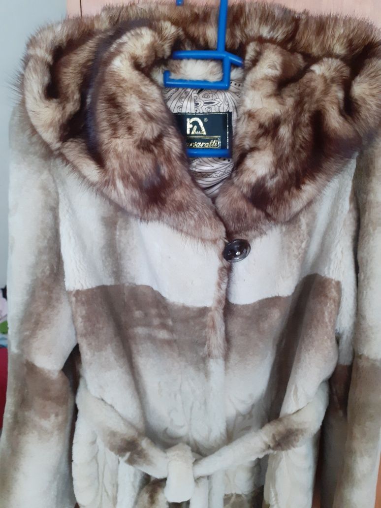 Продам шубу хорошее состояние