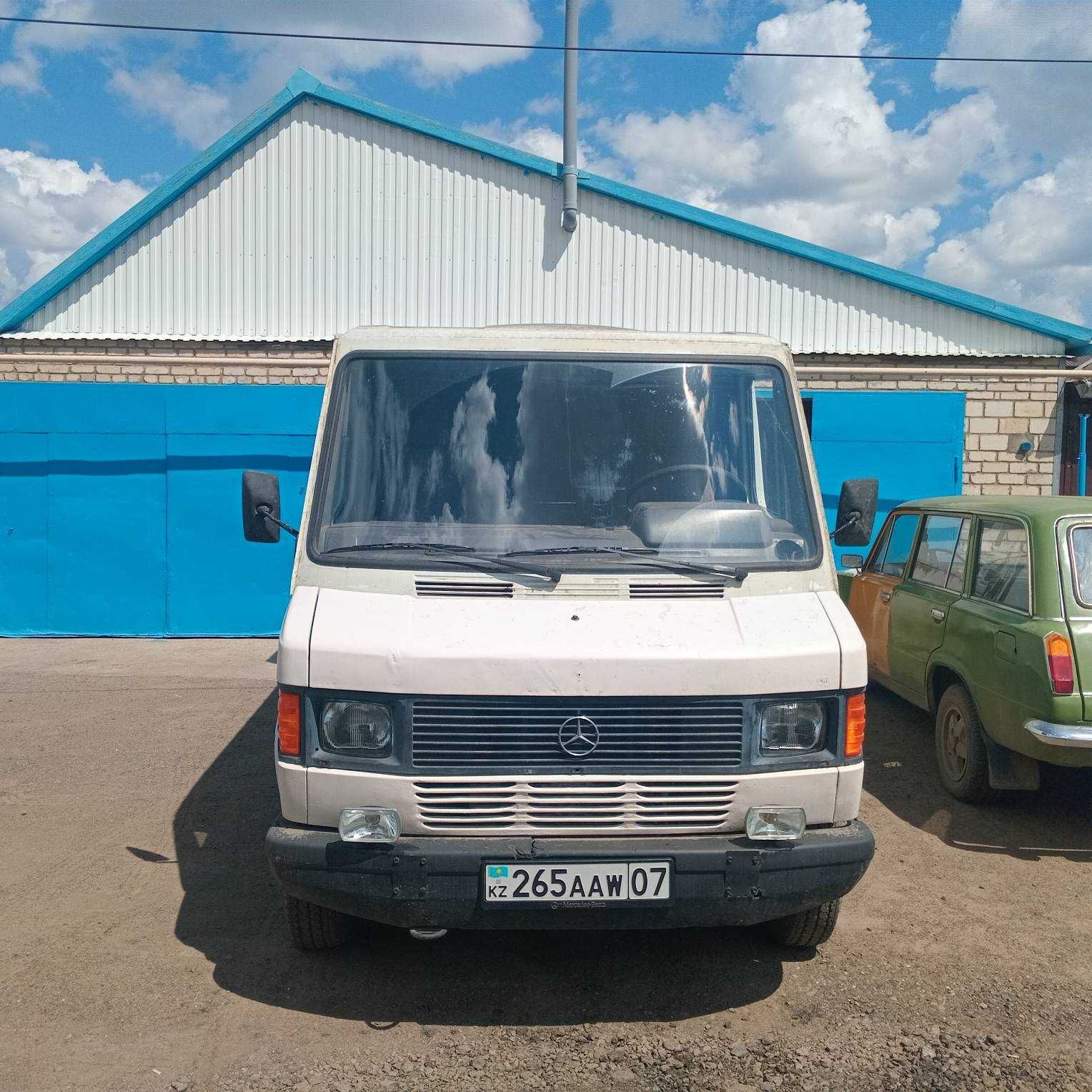 Мерседес Т1 208D в народе сапог