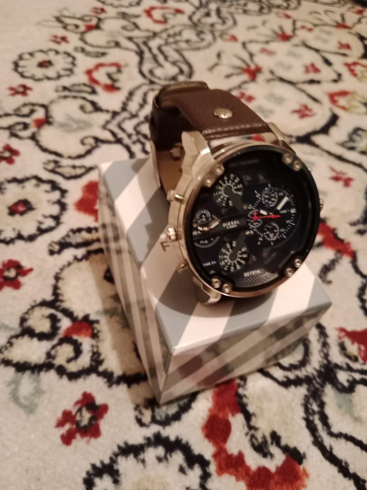 Продам часы  Diesel