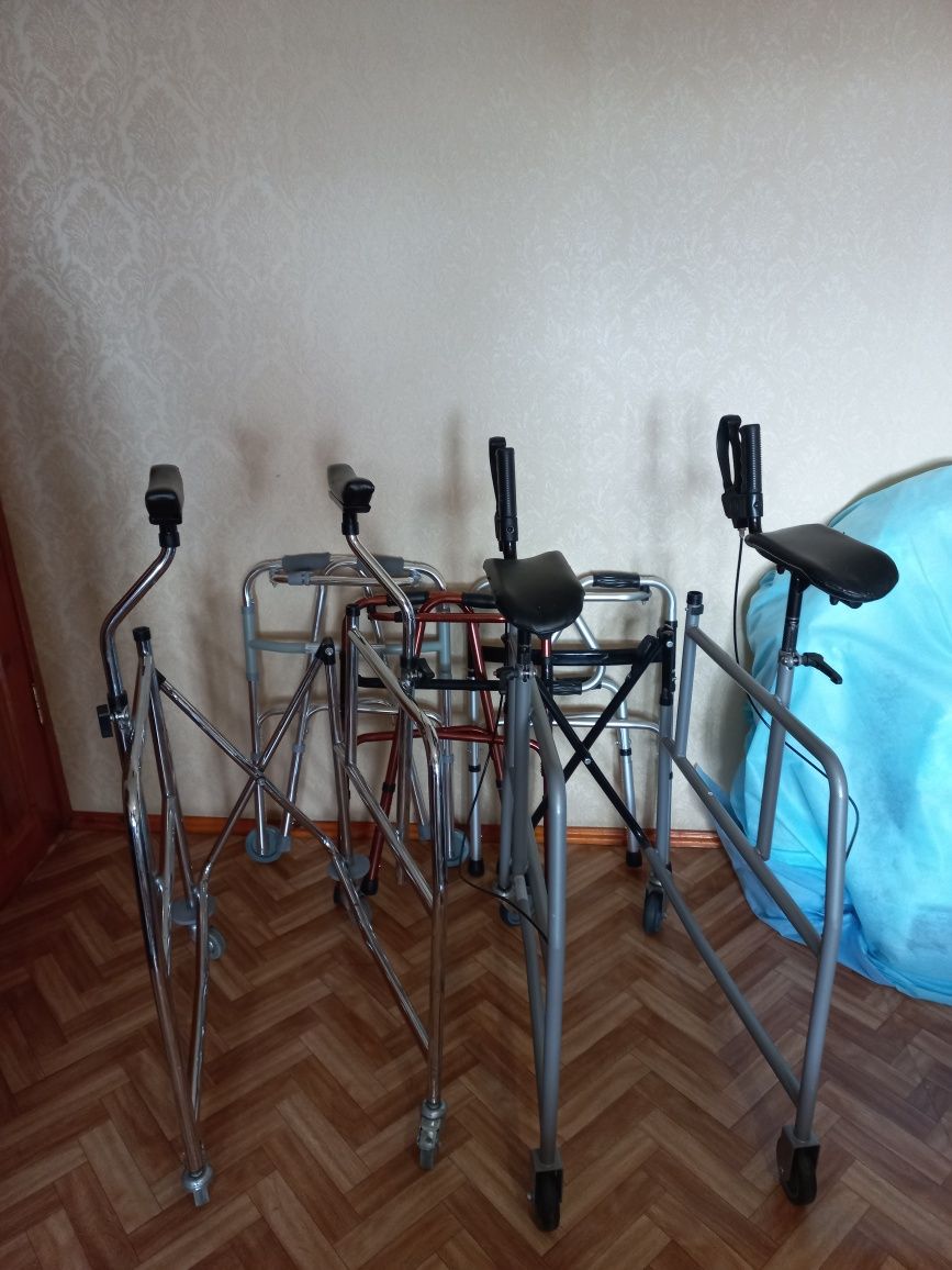 Ходунки взрослые с подмышечной основой. Есть Аренда.