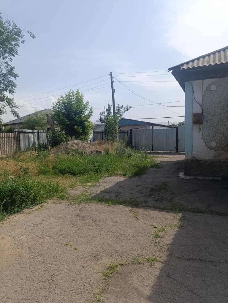 Продам пол дома в поселке Айтей