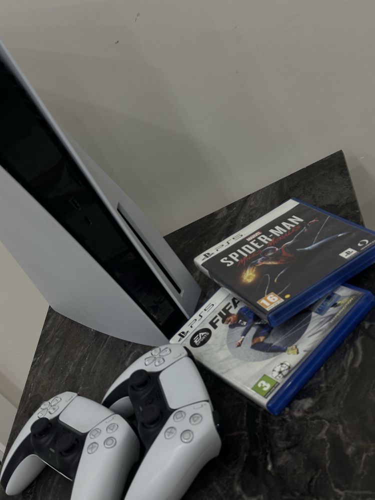 Продам Playstation 5 с дисководом