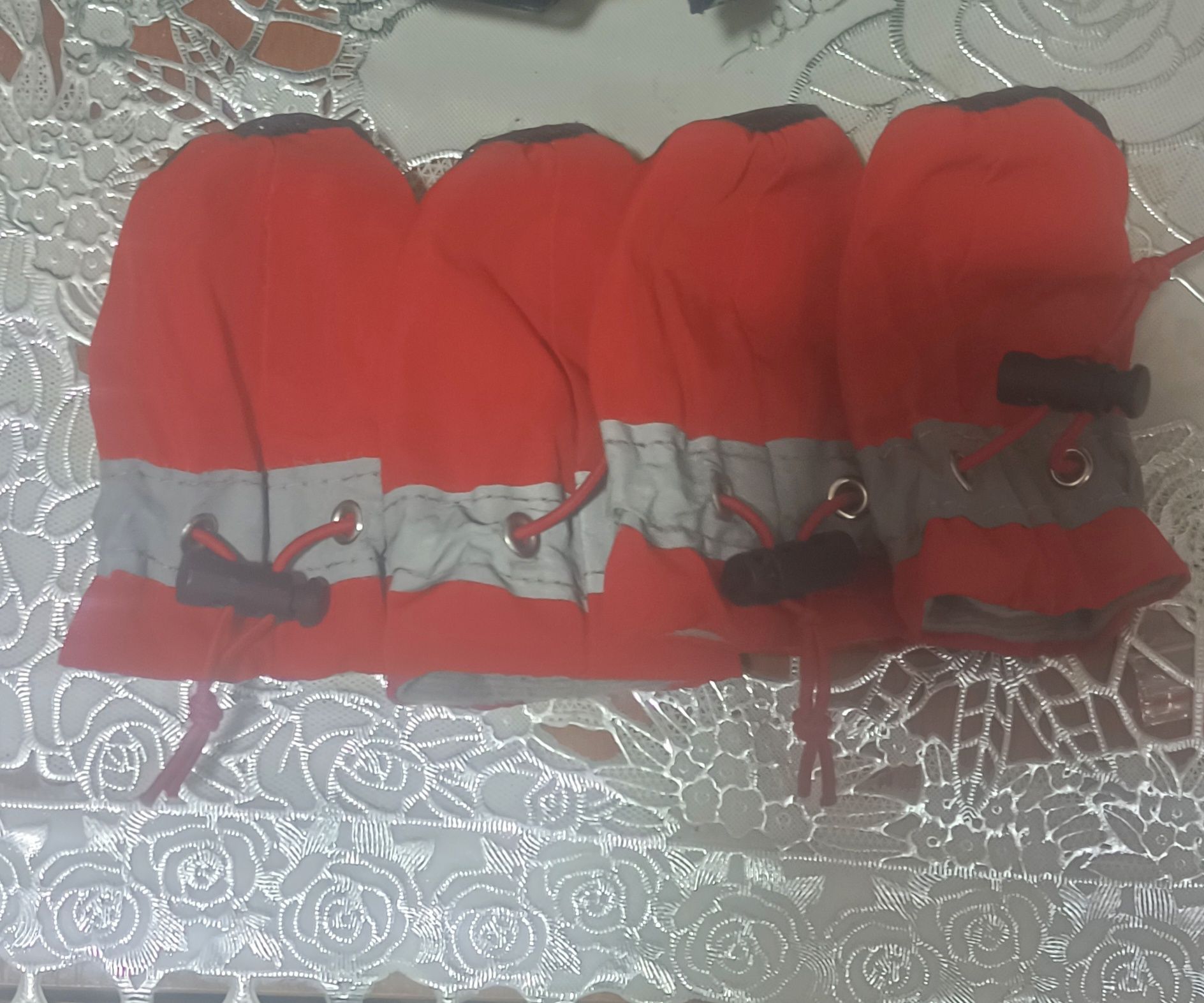 Продам курточку для собачки до 5 кг весом