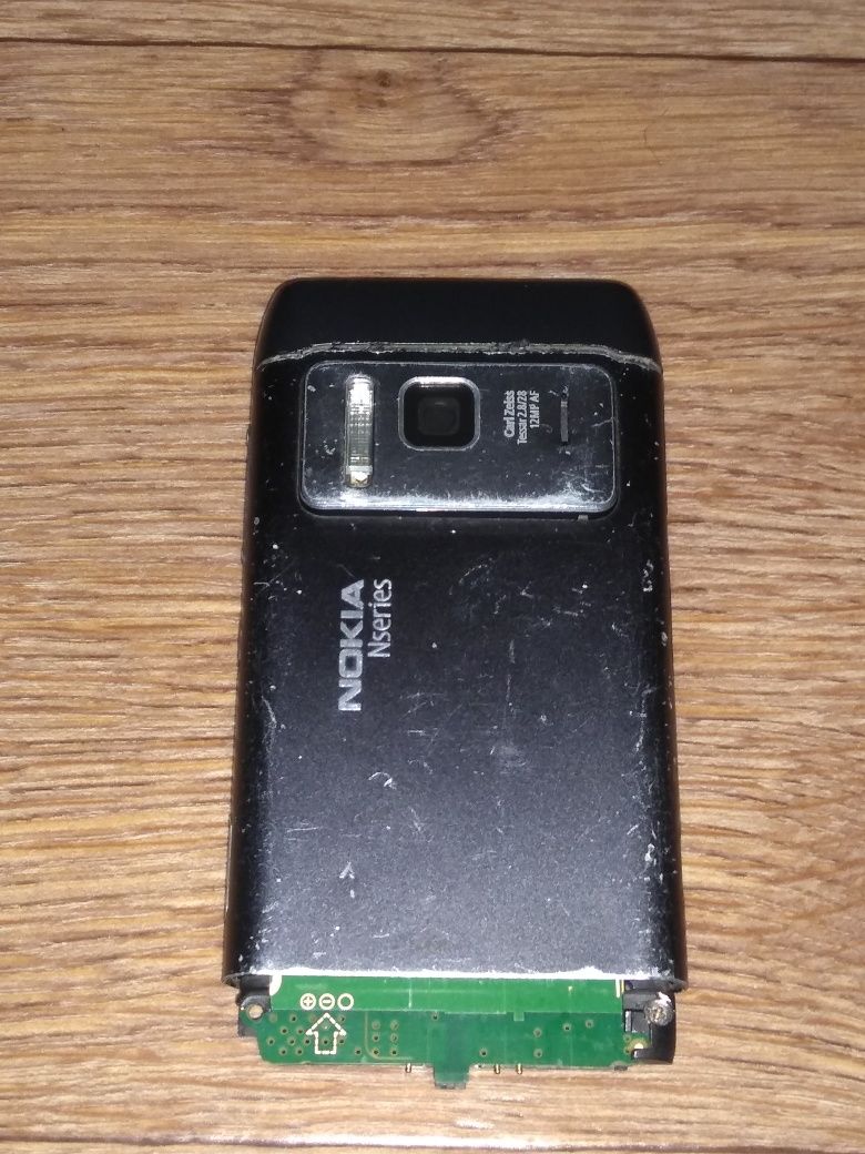 Продам смартфон Nokia N8 на запчасти (БЕЗ ЭКРАНА)