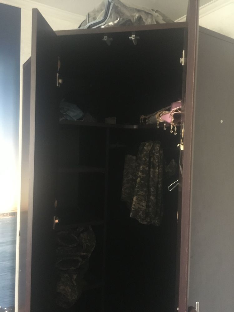 Срочно продается шкаф