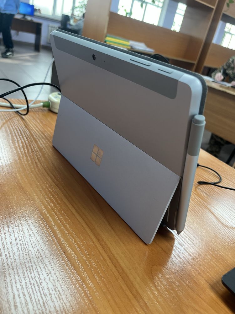 Microsoft Surface GO 8GB RAM 120SSD