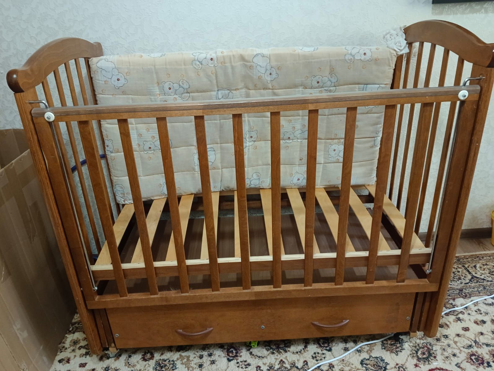 Продается детская кроватка в хорошем состояний
