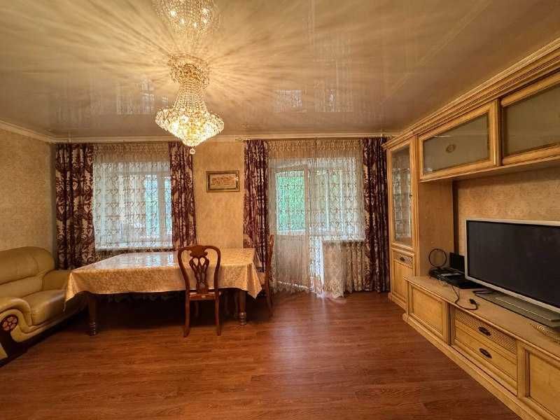 Продаю 2-комн. по ул.Уалиханова 9/1, золотой квадрат.