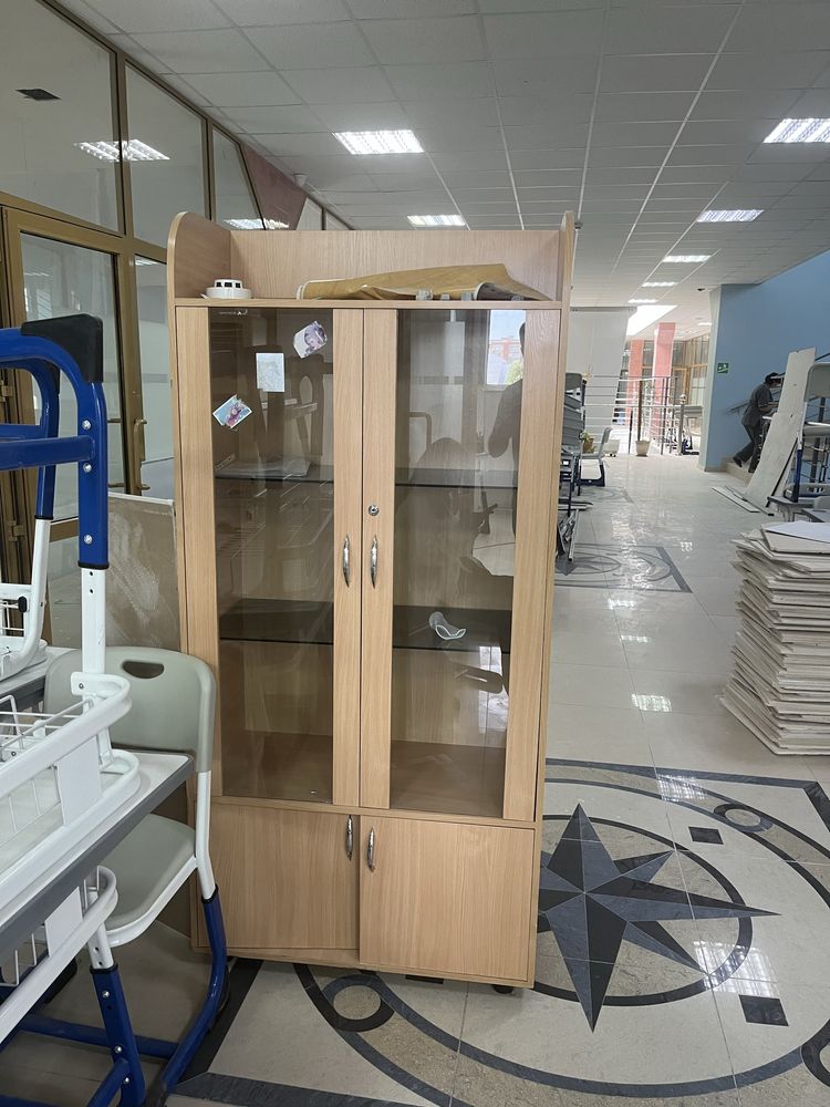 Продам шкаф. Офисная мебель
