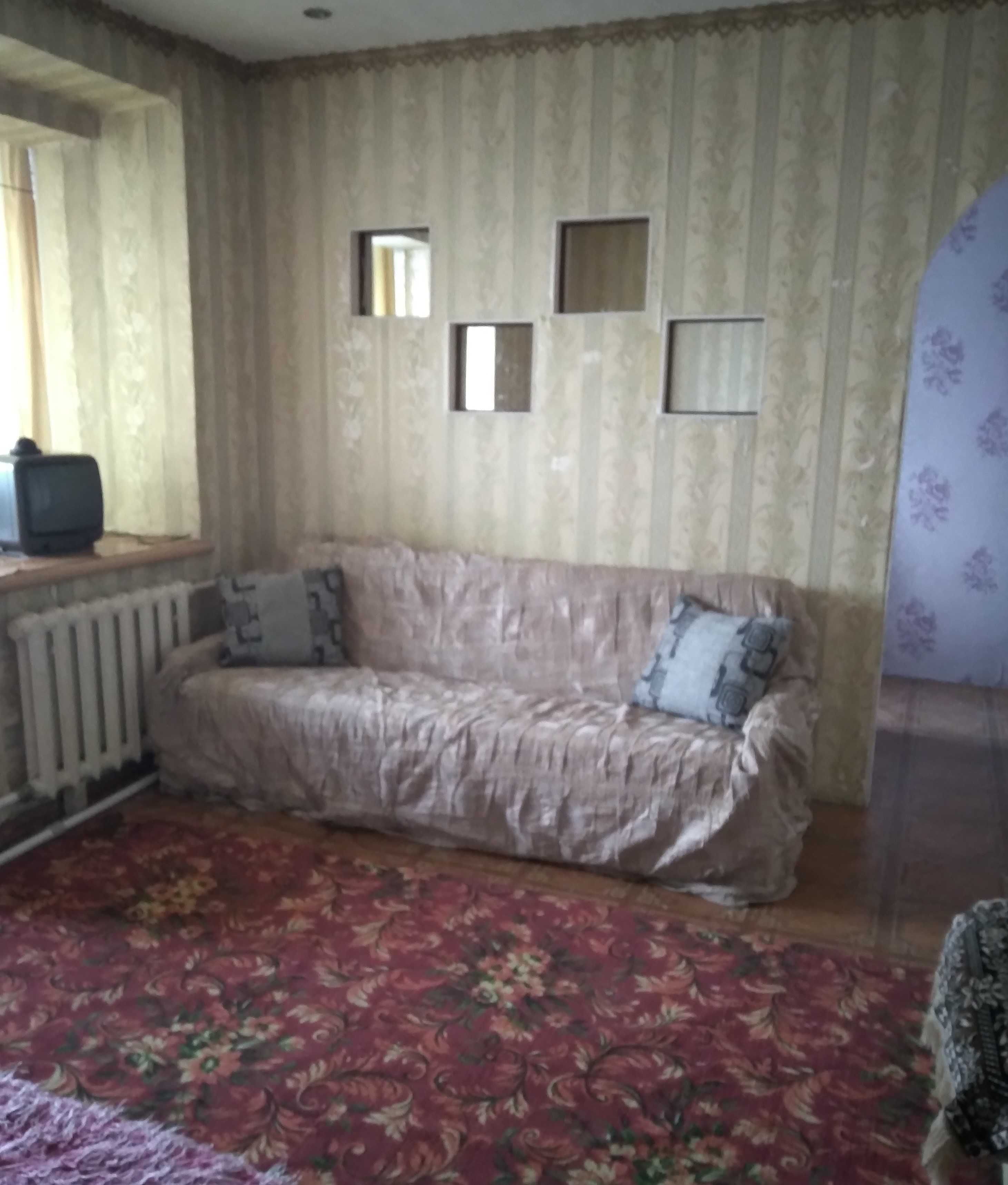 Продам 2комнатную квартиру в центре рядом школа Абая.