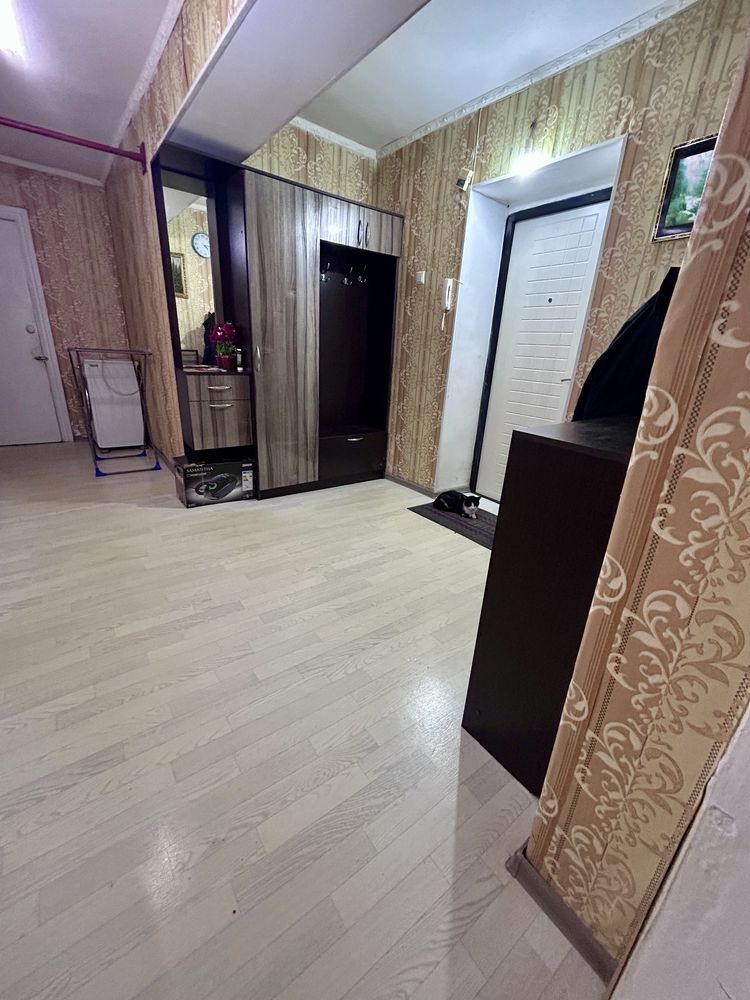 Продам двухкомнатную квартиру улучшенной планировки 63.4 кв.метров