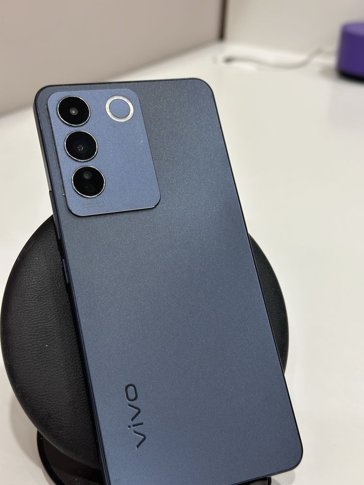 Продам мобильное устройство- Vivo v27e