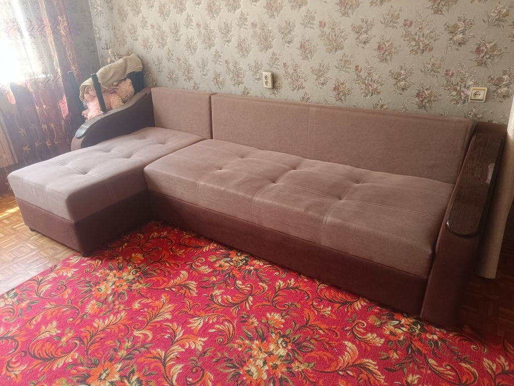 Продам диван 3 метровой