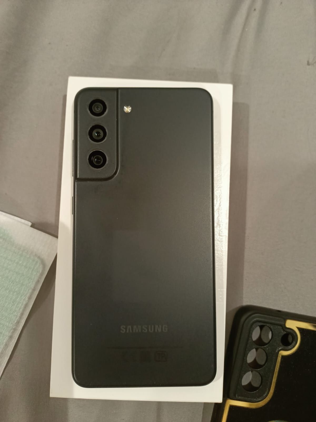 Samsung galaxy s 21fe продам в идеальном состоянии