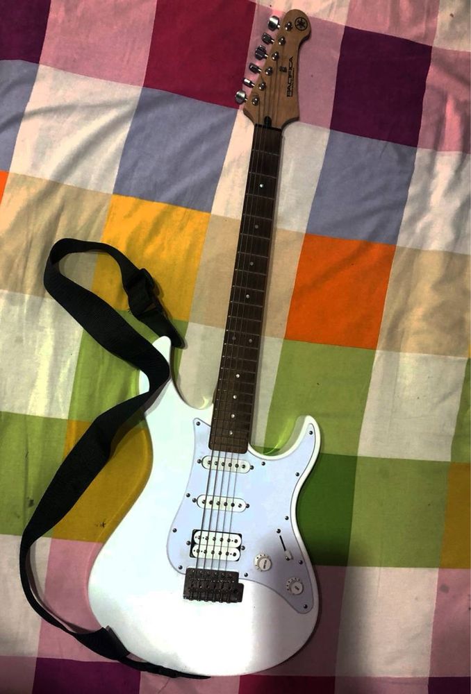 Yamaha Pacifica Stratocaster SSH