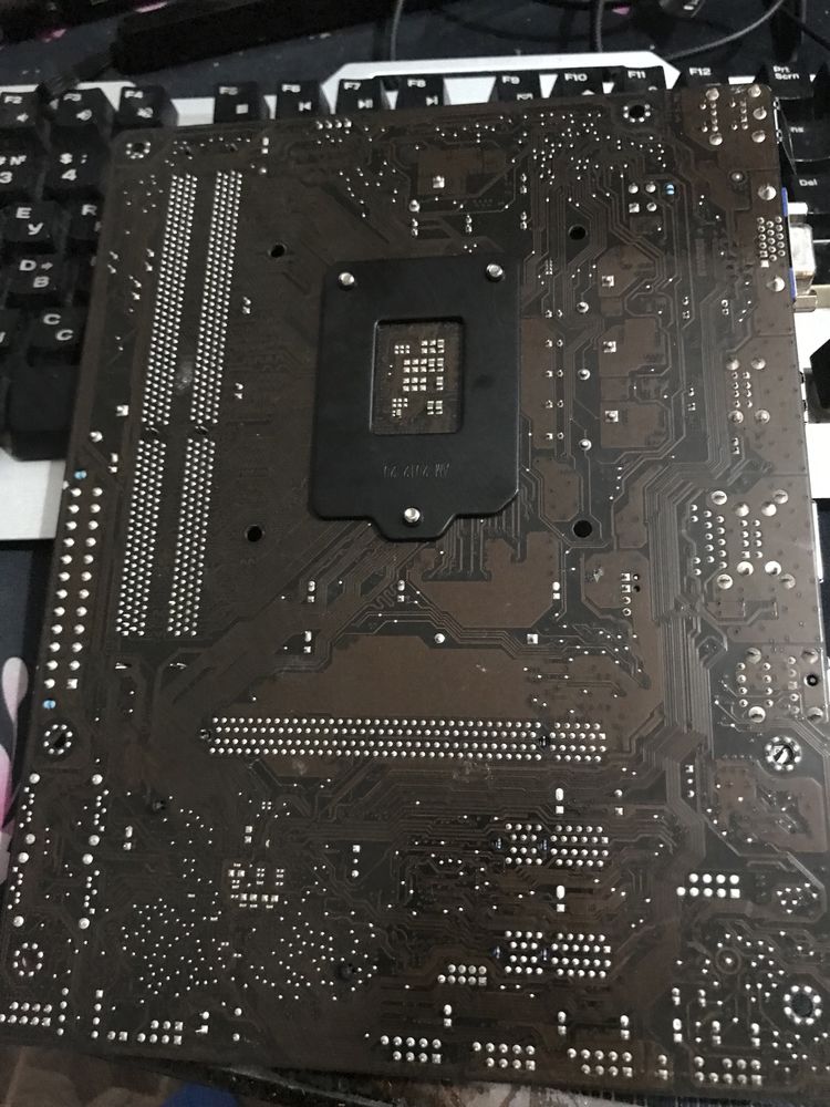 Продам мат плату asus p8h61-m lx3 r2.0