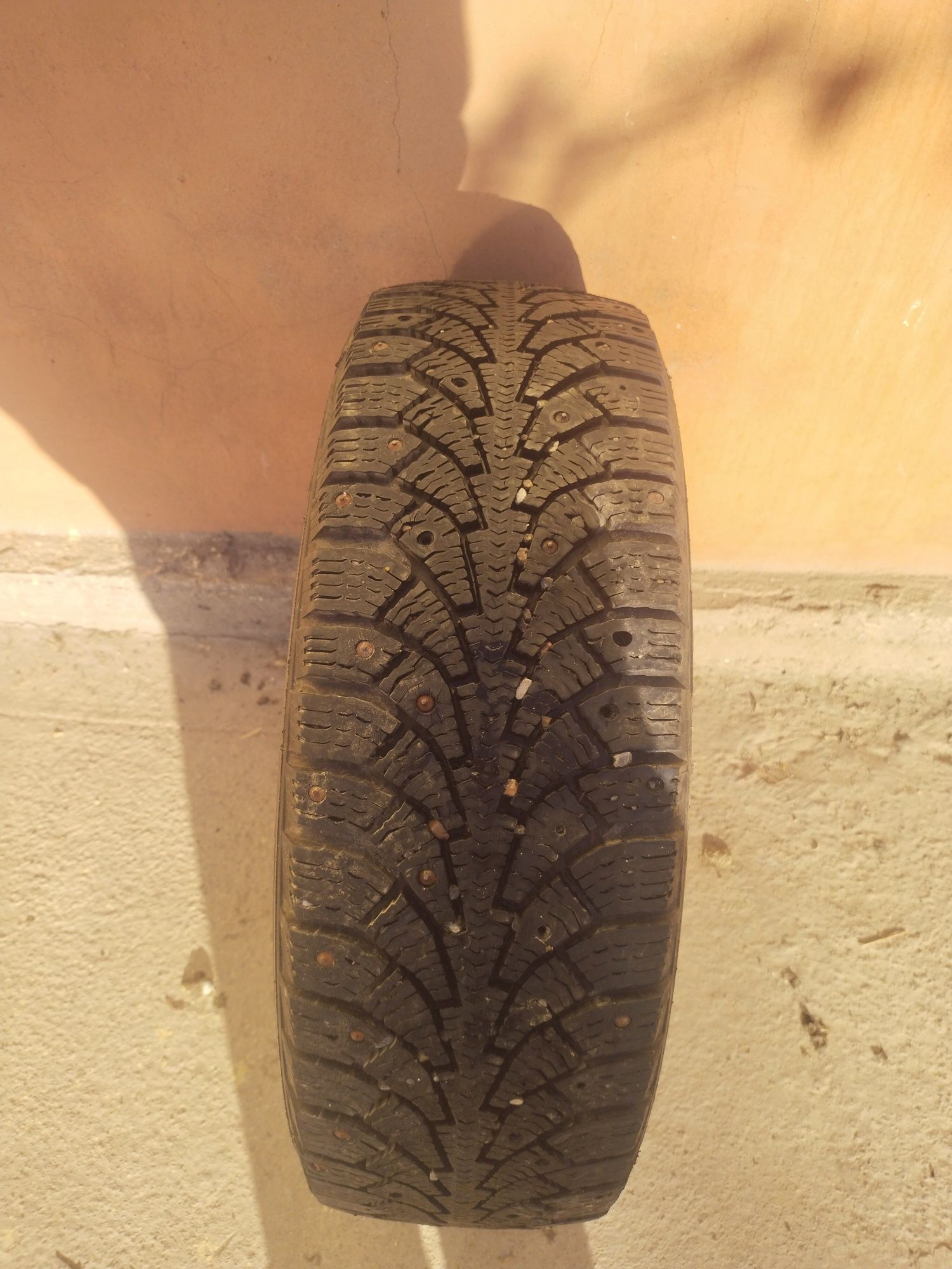 Автошины б/у зимние 185/65/R15