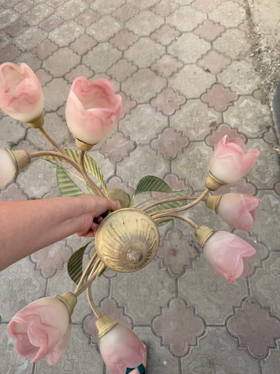 Люстра красивая ,
