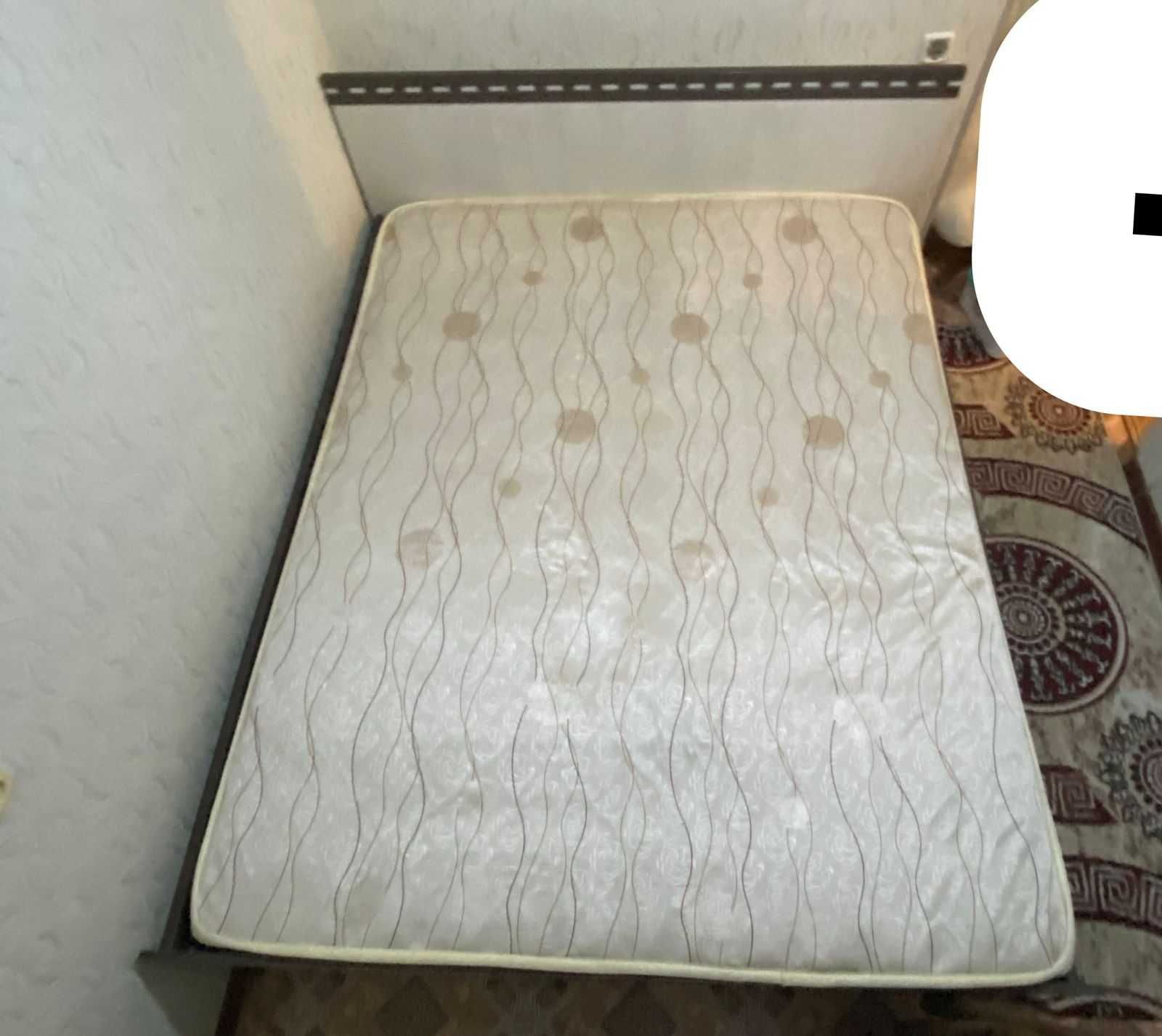 Спальный кровать